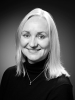Bildet kan inneholde: smil, kinn, øyenbryn, lepper, hud.