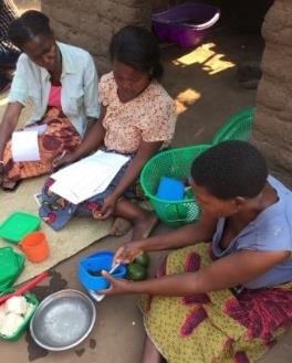Demonstrating the food intake in Malawi