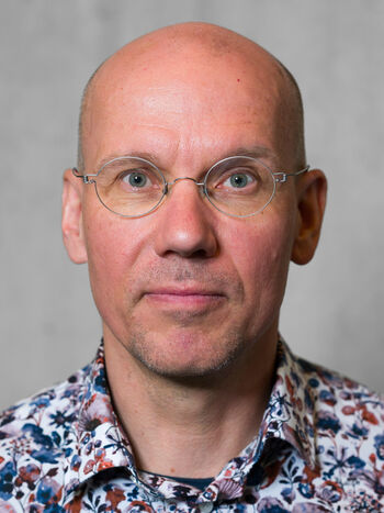 briller ,hake ,kinn ,øyenbryn ,panne.