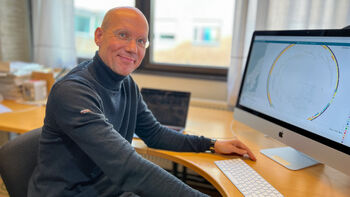 elektronisk enhet ,skrivebord ,møbler ,bord ,kontorutstyr.
