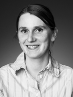 Bildet kan inneholde: smil, kinn, øyenbryn, lepper, lykke.