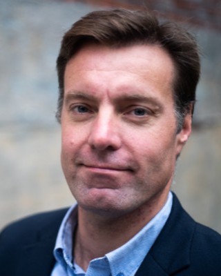 Bildet kan inneholde: person, hake, kinn, øyenbryn, panne.