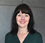 Bildet kan inneholde: person, hår, hake, smil, hode.