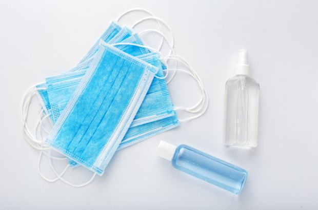 Bildet kan inneholde: væske, væske, rektangel, finger, plast flaske.
