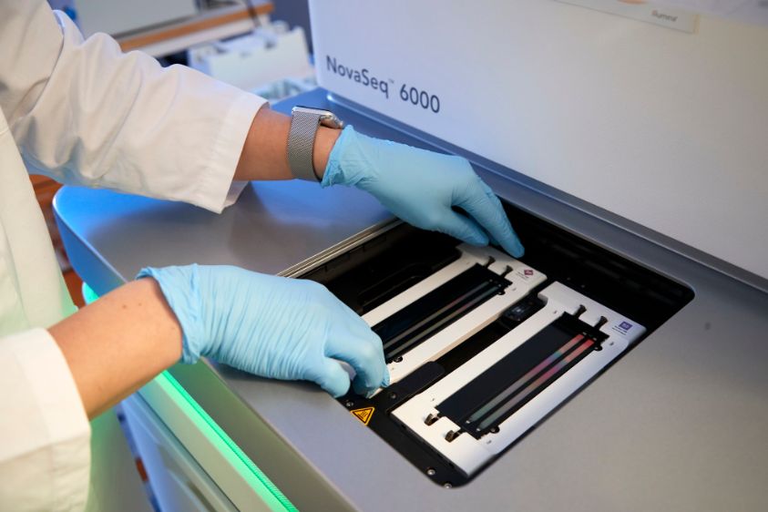 Researcher in the NGS sequencing lab at FIMM