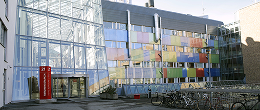 Photo of the main entrance of Oslotech.