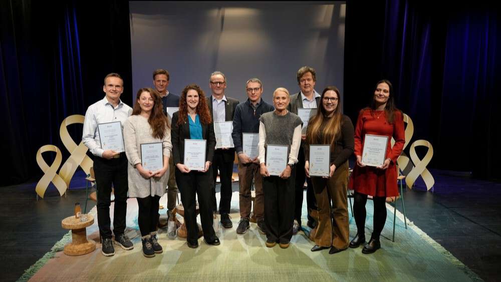 Bilde fra tildelingen av midler fra Barnekreftforeningen i 2026