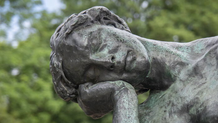 Bilde hodet til en kvinnestatue i Vigelandsparken 