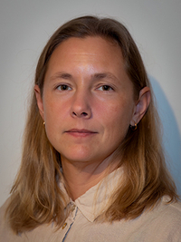 Bildet kan inneholde: person, smil, nese, kinn, øyenvippe.