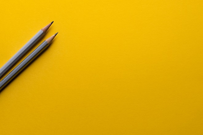 gulfarge, blyanter